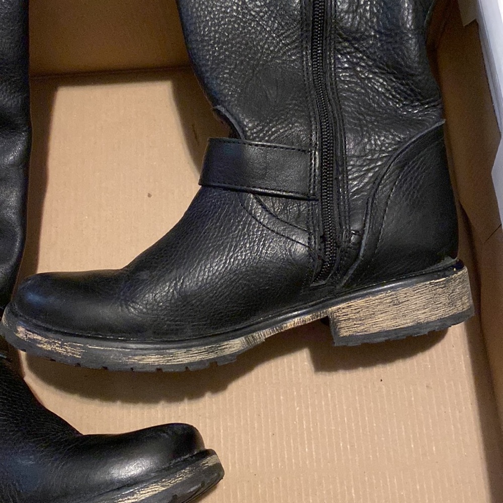 Steve Madden Black Leather Fairmont Boot Size 7.5. Great Condition. See pics. - Picture 13 of 15
